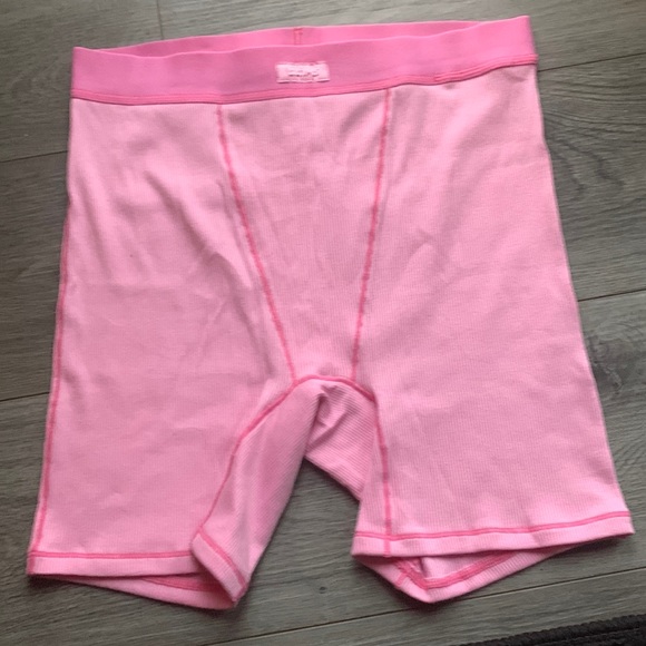 Skims boyfriend ribbed shorts M final sale price!price firm! - Picture 1 of 4